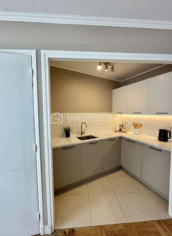 Appartement à PARIS-19E