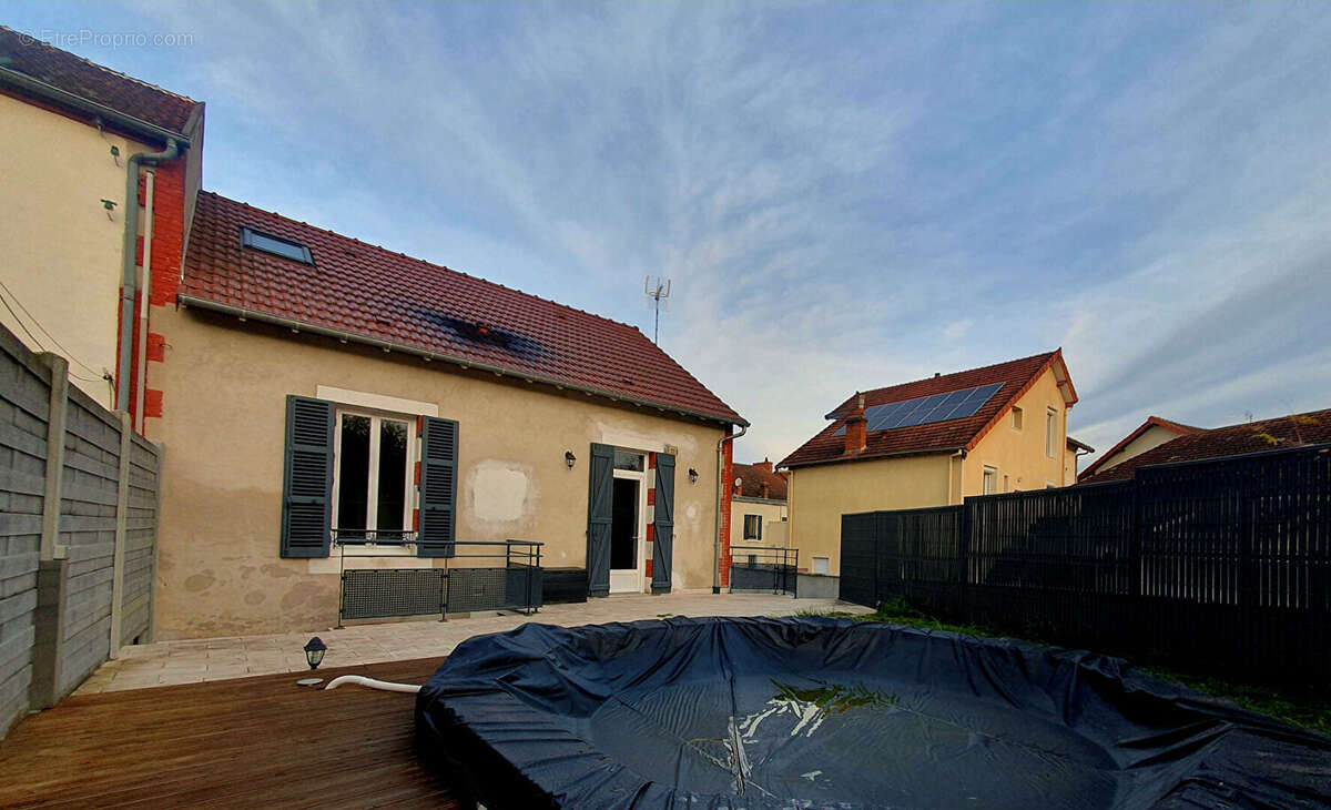 Maison à MONTLUCON