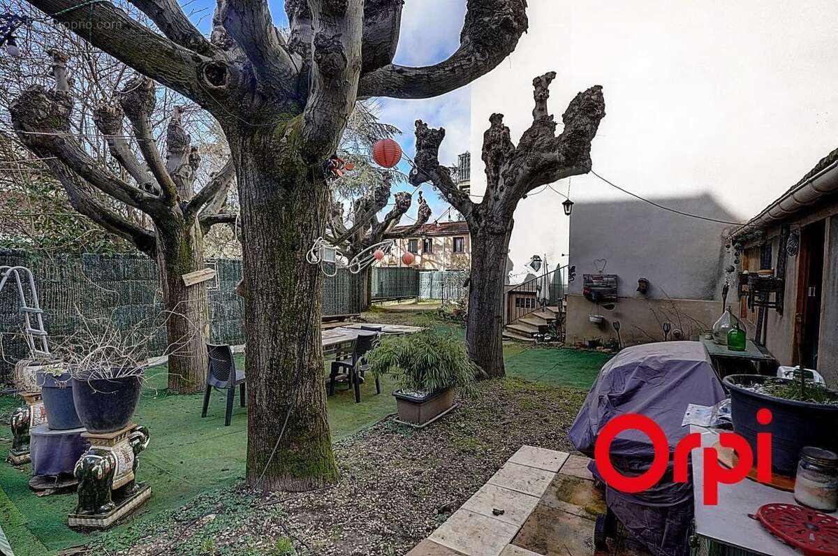 Appartement à NEUVILLE-SUR-SAONE
