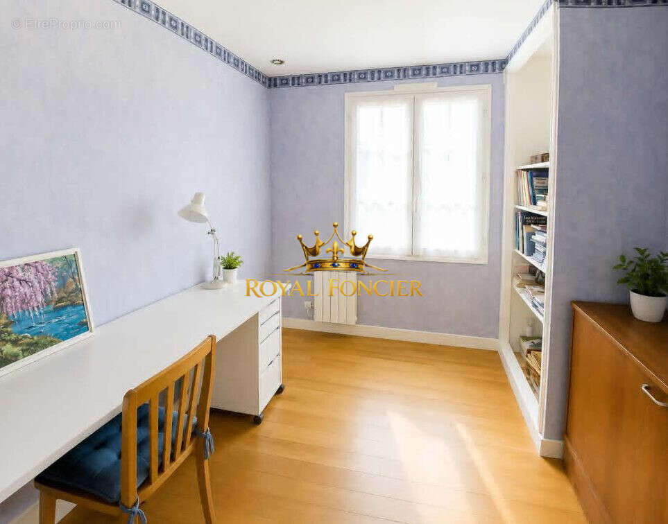 Maison 142 m² à Descartes  - photo 9