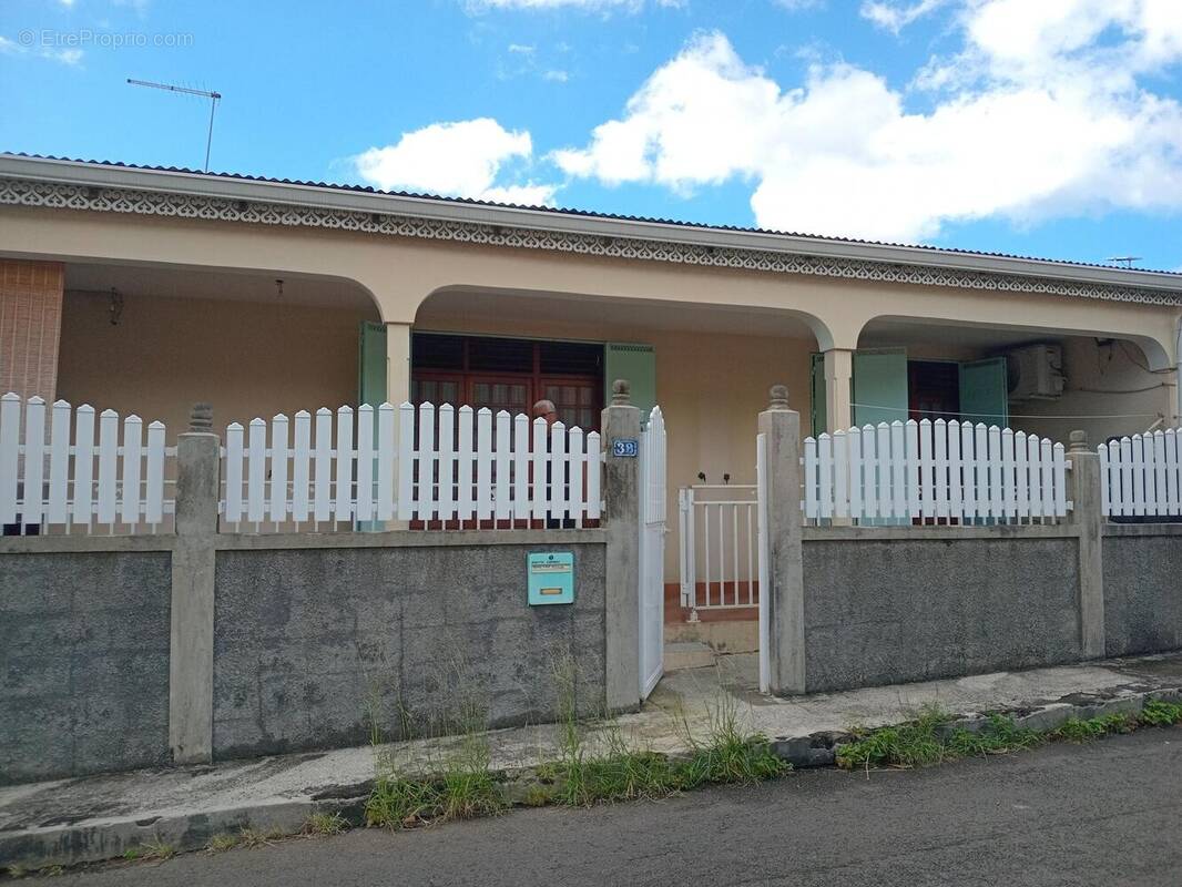 Photo 1 - Maison à POINTE-NOIRE