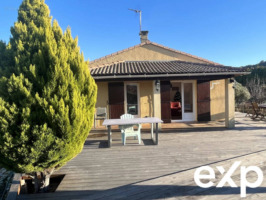 Maison à CASTELNAU-VALENCE