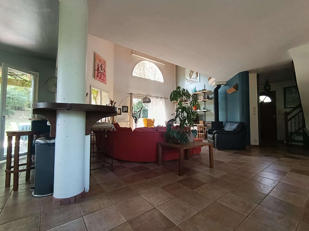 Maison à LACROIX-FALGARDE