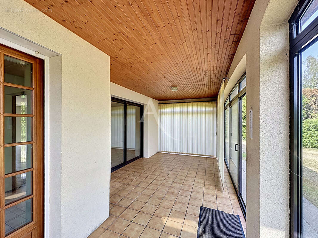 Maison à MOULIHERNE