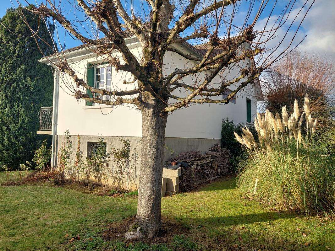 Maison à LES BAUX-SAINTE-CROIX