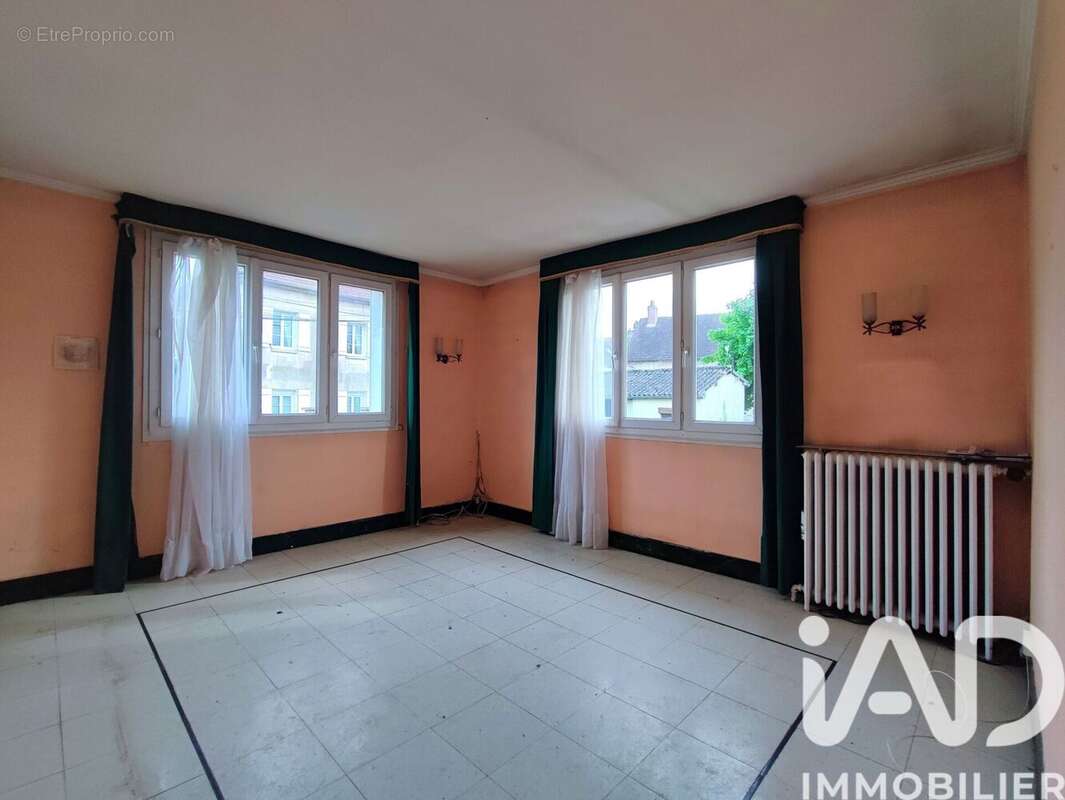 Maison 64 m² à Magny-En-Vexin  - photo 2