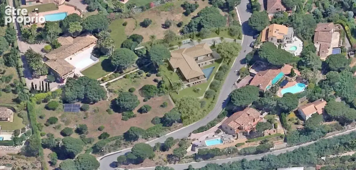 Terrain 1871 m² à Sainte-Maxime  - photo 4