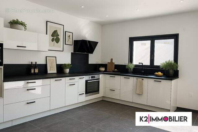 Maison à MONTELIMAR