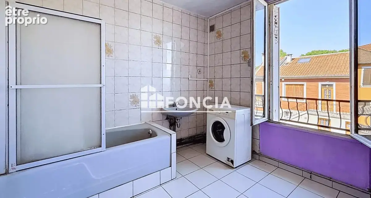 Maison familiale – 4 chambres – sous-sol total – garage – beaux espaces – exclusivité - photo 12