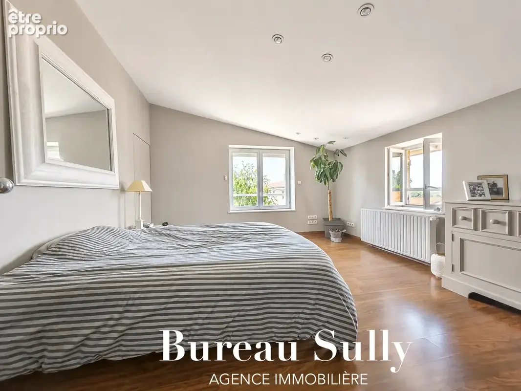 Exclusif : SAINT-DIDIER-AU-MONT D'OR - Centre : Superbe Maison Familiale de Charme (210m2 environ) baignée de - photo 14