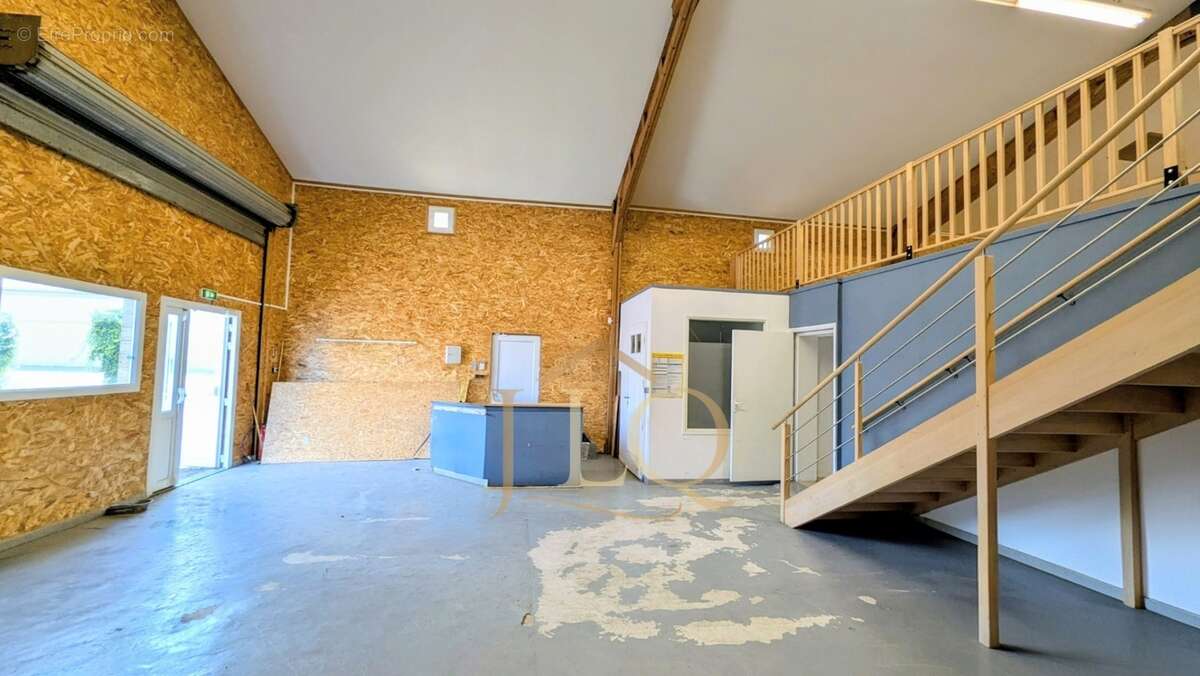 Le camp de base des bâtisseurs - 200 m² de locaux professionnels - photo 14