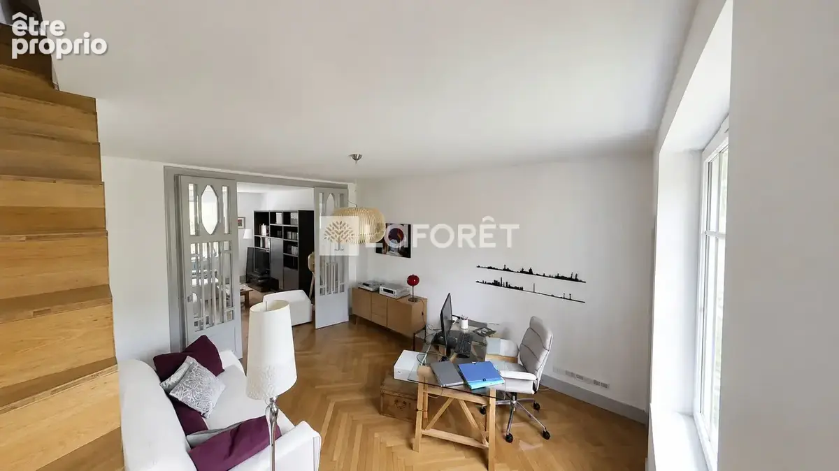 BRON - Maison familiale de caractère de 143,53 m² habitable - photo 6