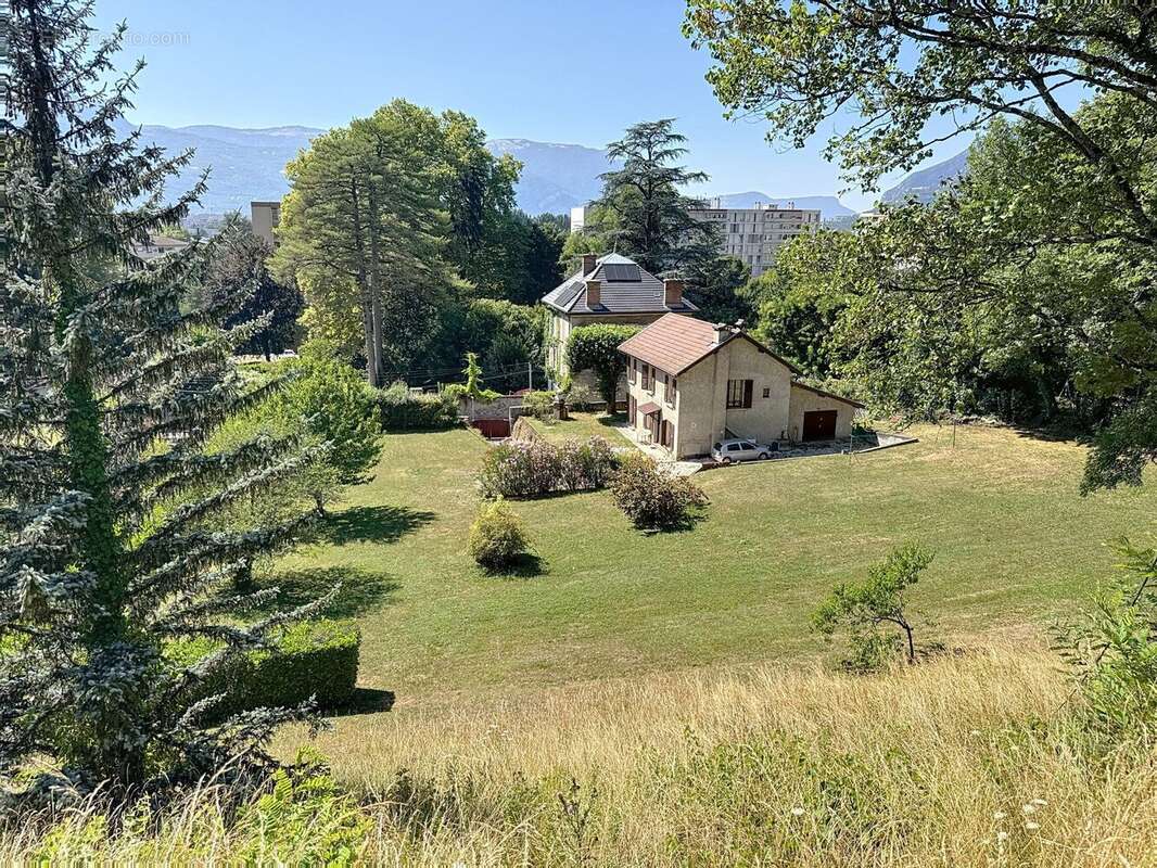 Maison à SAINT-MARTIN-D&#039;HERES