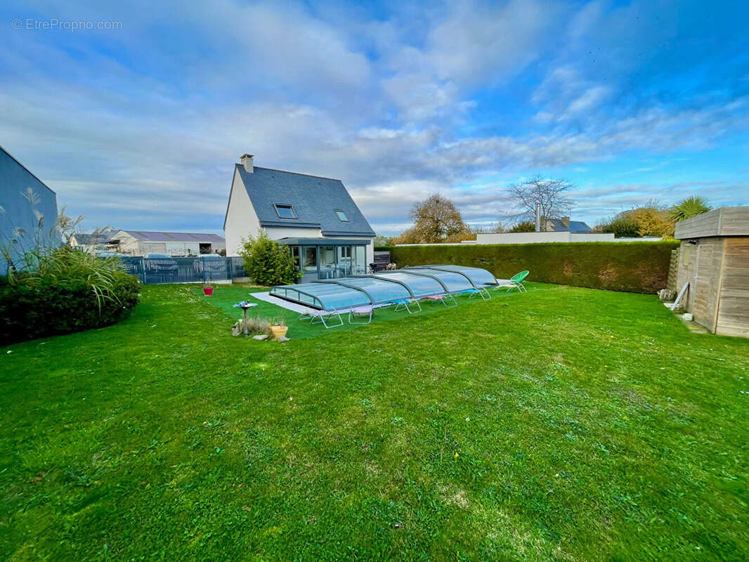 Maison à BAGUER-MORVAN