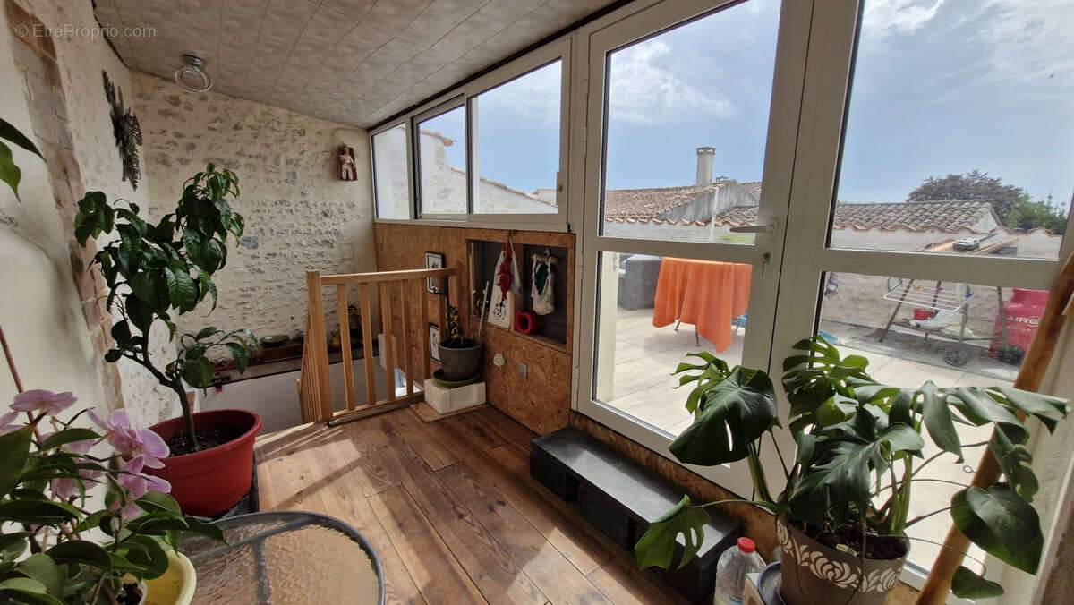 Maison à MORTAGNE-SUR-GIRONDE