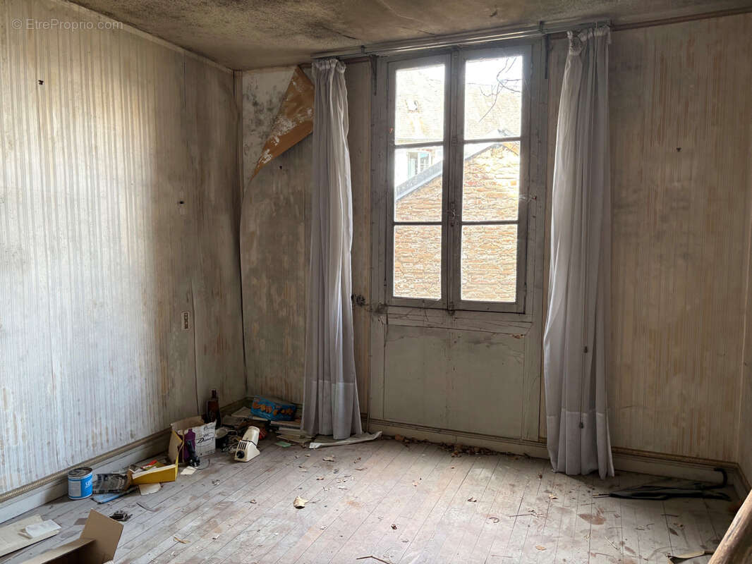 Appartement à SAINT-YRIEIX-LA-PERCHE