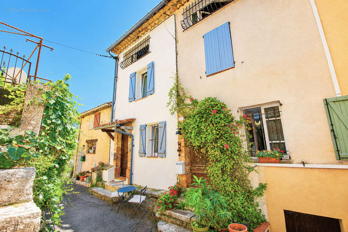 Maison de village de 106 m² avec jardin et piscine à Peymeinade - photo 3