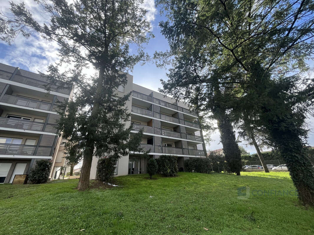 Appartement à DECINES-CHARPIEU