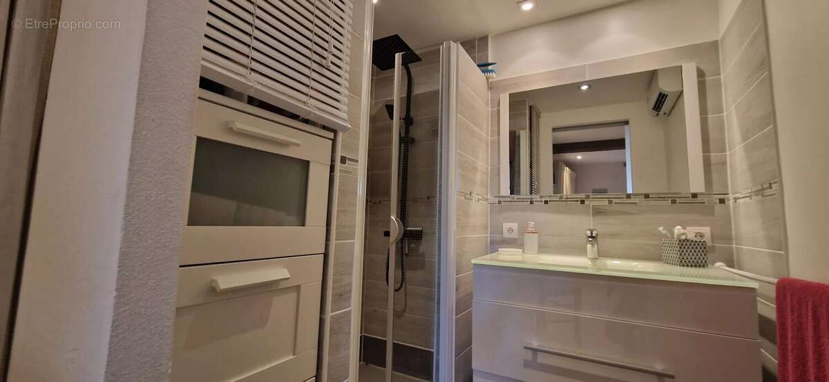 Maison à SAINT-CEZAIRE-SUR-SIAGNE