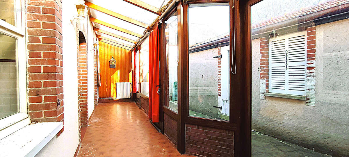 Maison à PRUNAY-LE-GILLON