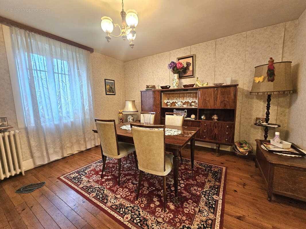 Maison à CHAMPAGNEY