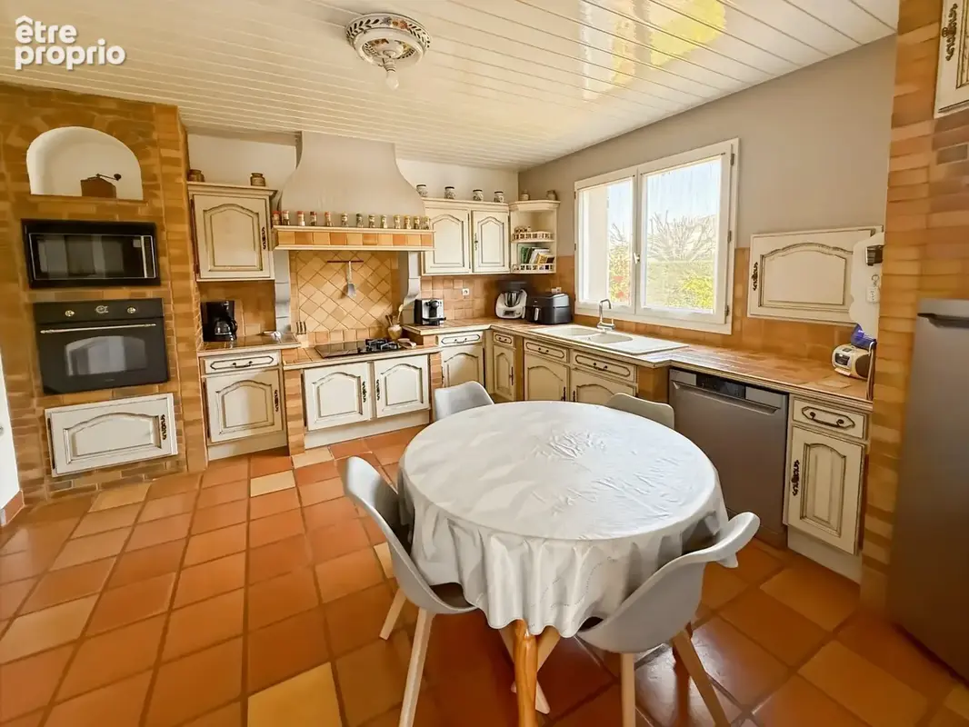 Maison 174 m² à Saint-Hilaire  - photo 5