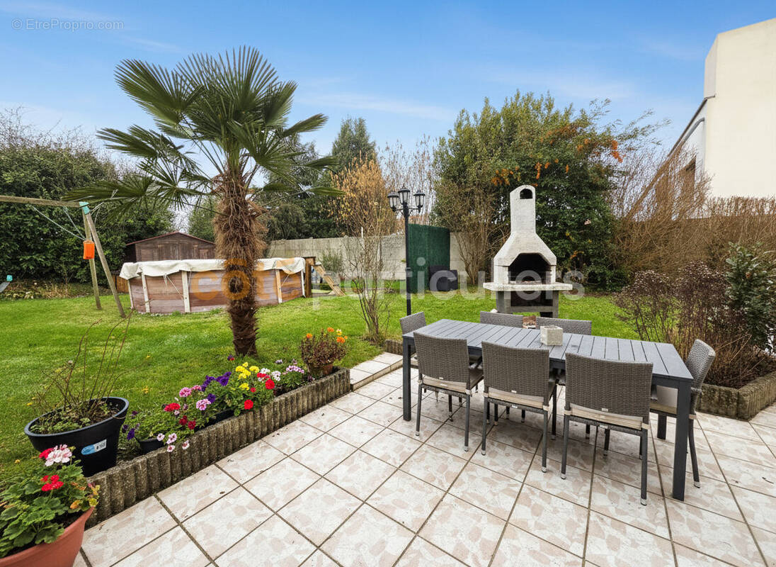 Maison à LES CLAYES-SOUS-BOIS