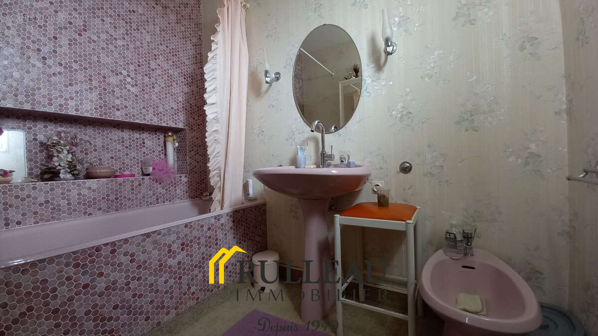 Maison à SAINT-MARTIN-LACAUSSADE