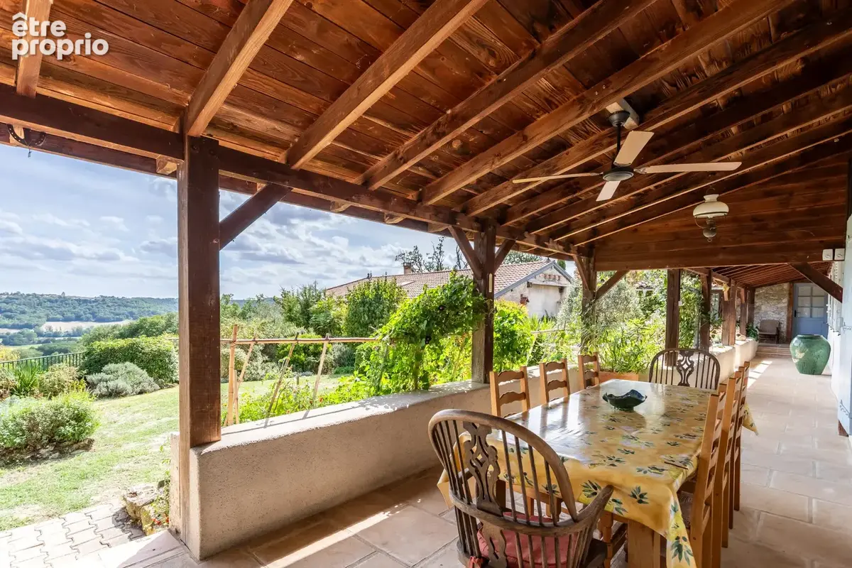 Maison de campagne avec piscine, atelier de poterie, dépendances et garage - photo 35