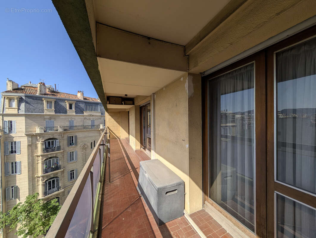 Appartement à MARSEILLE-6E