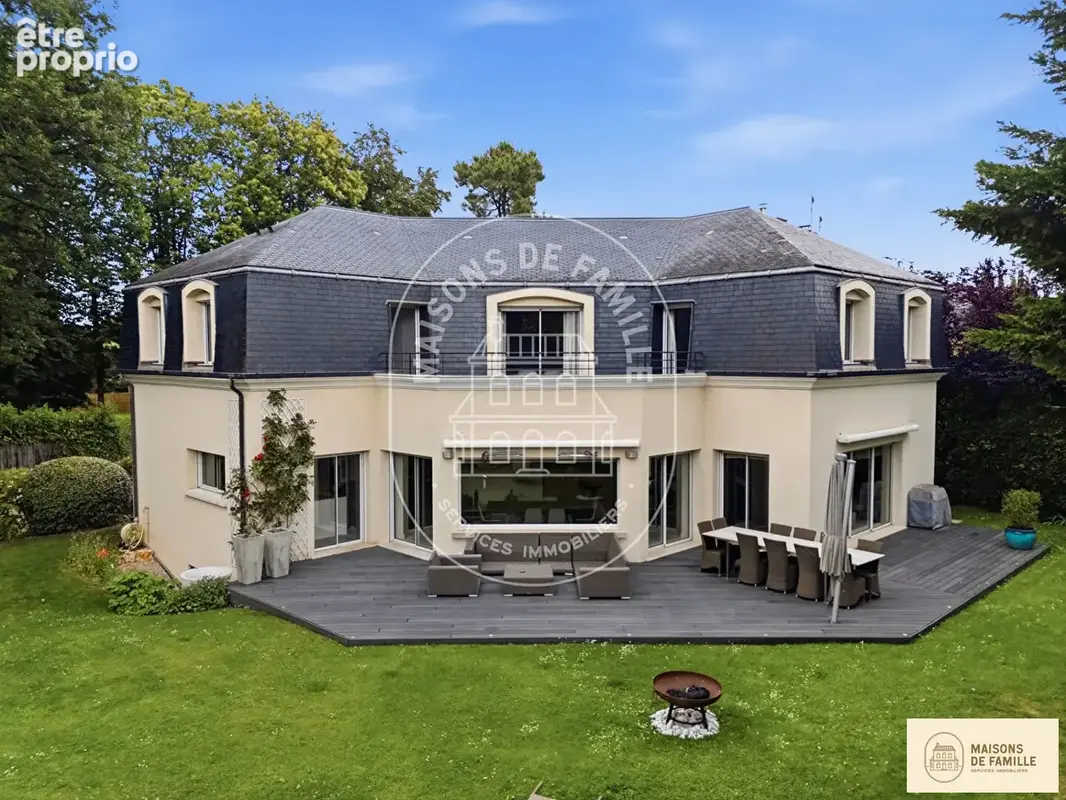 Photo Maison à La Celle-Saint-Cloud au prix de 1 950 000€