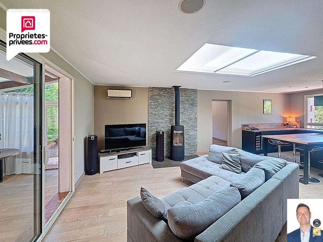 Maison à SAINT-CEZAIRE-SUR-SIAGNE