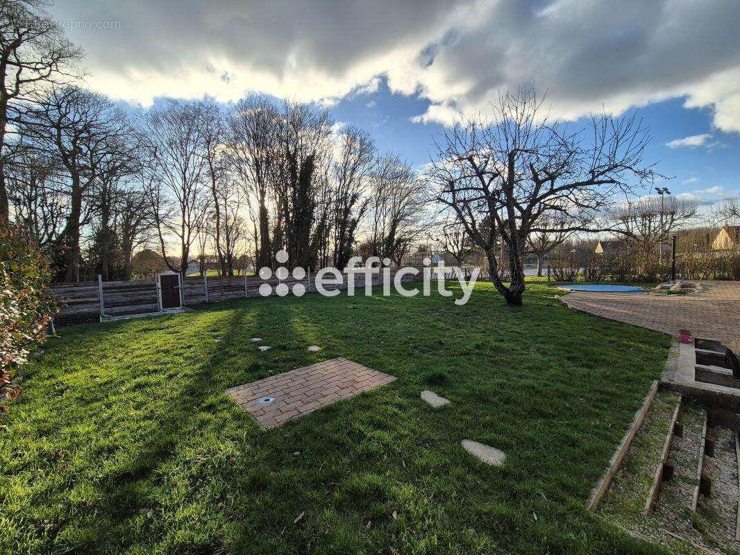 Maison à CHOUZY-SUR-CISSE