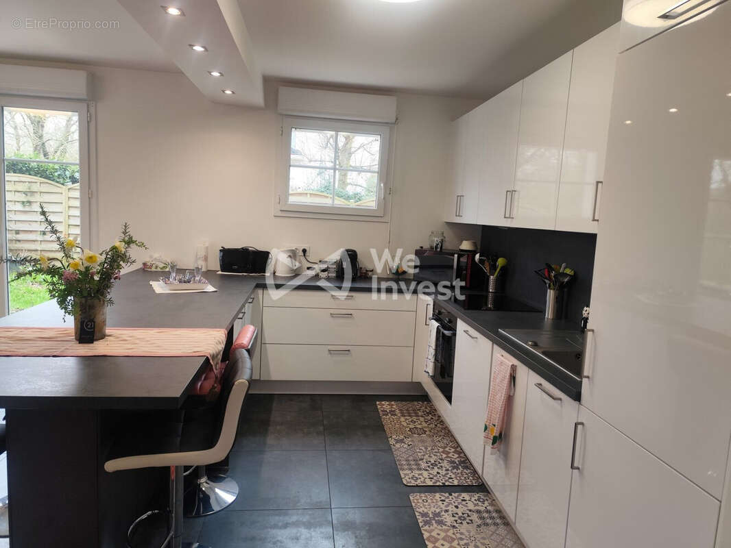 Appartement 71 m² à Savigny-Le-Temple  - photo 2
