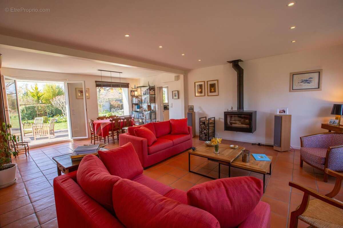 Photo 2 - Maison à LE MESNIL-SAINT-DENIS