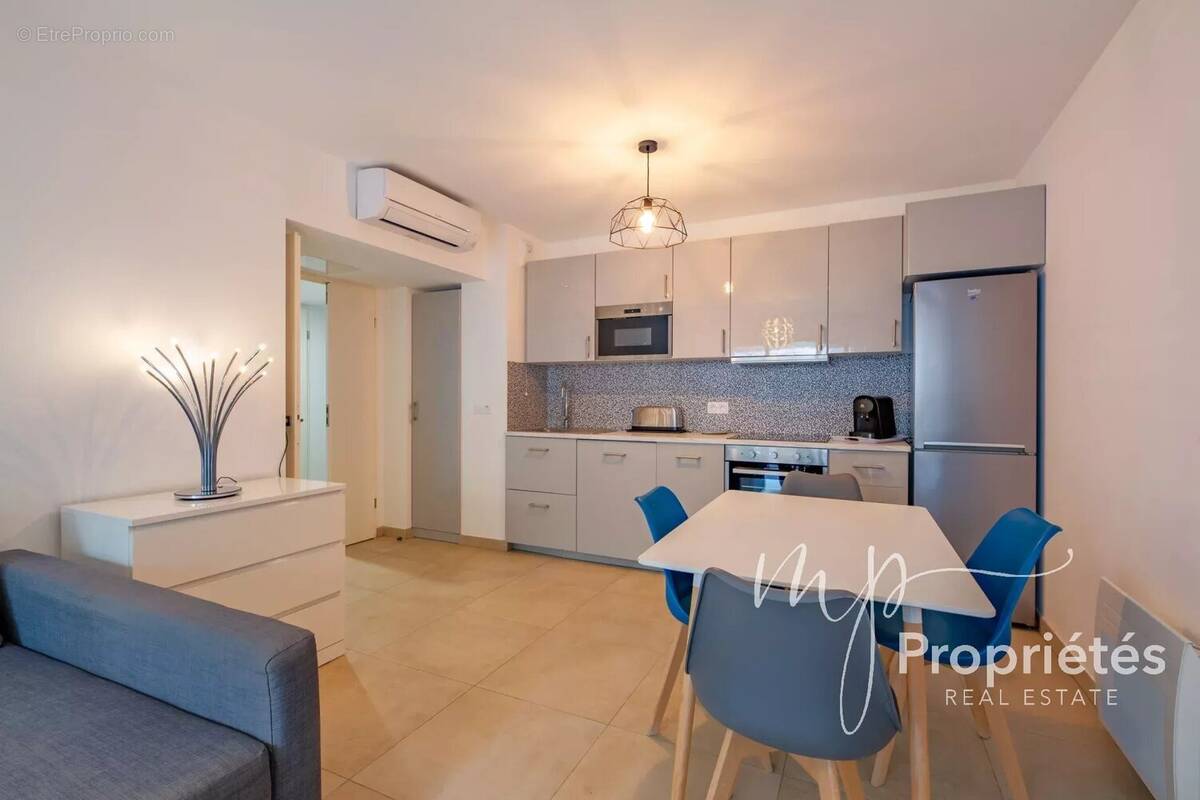 Appartement à BORMES-LES-MIMOSAS