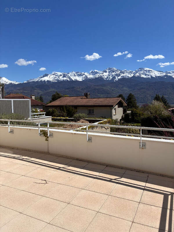 Appartement à SAINT-ISMIER