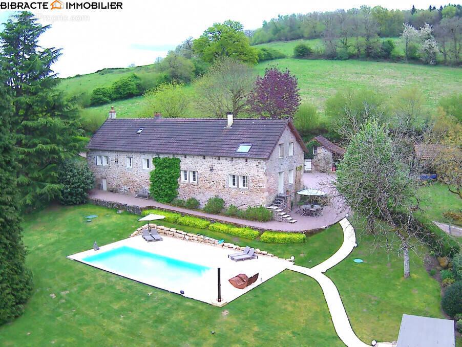 Maison à SAINT-SYMPHORIEN-DE-MARMAGNE