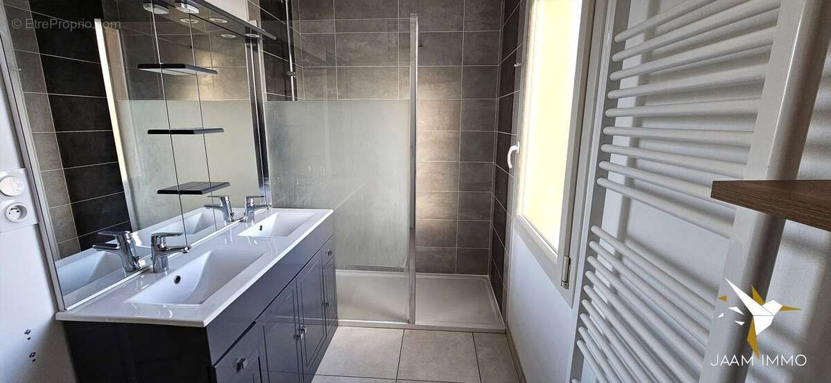 Maison à MONTMERLE-SUR-SAONE