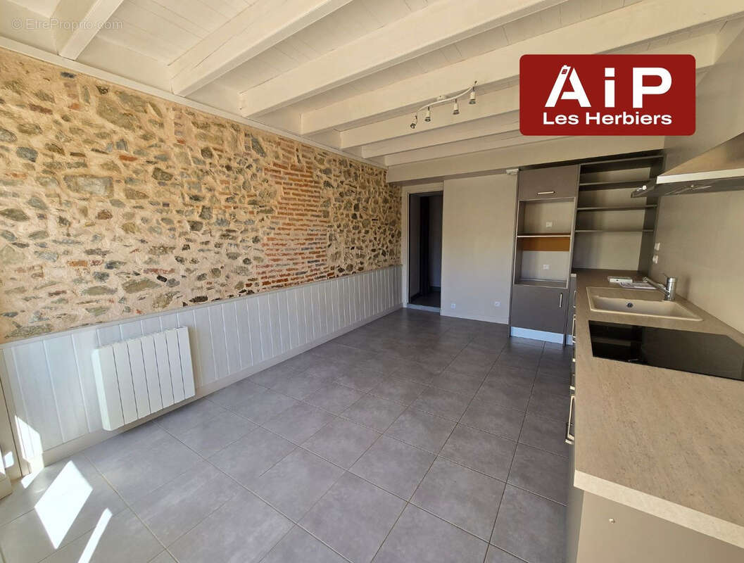 Ardelay   Maison de bourg 78 m2 - 3 chambres, garage et terrain - photo 3