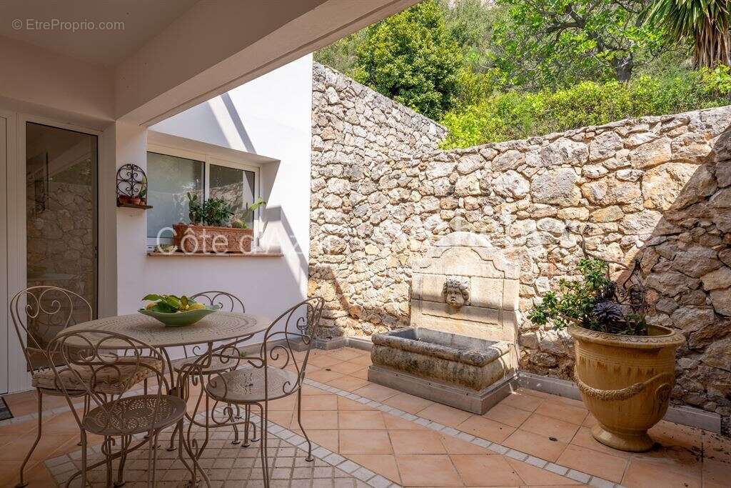 Maison à EZE
