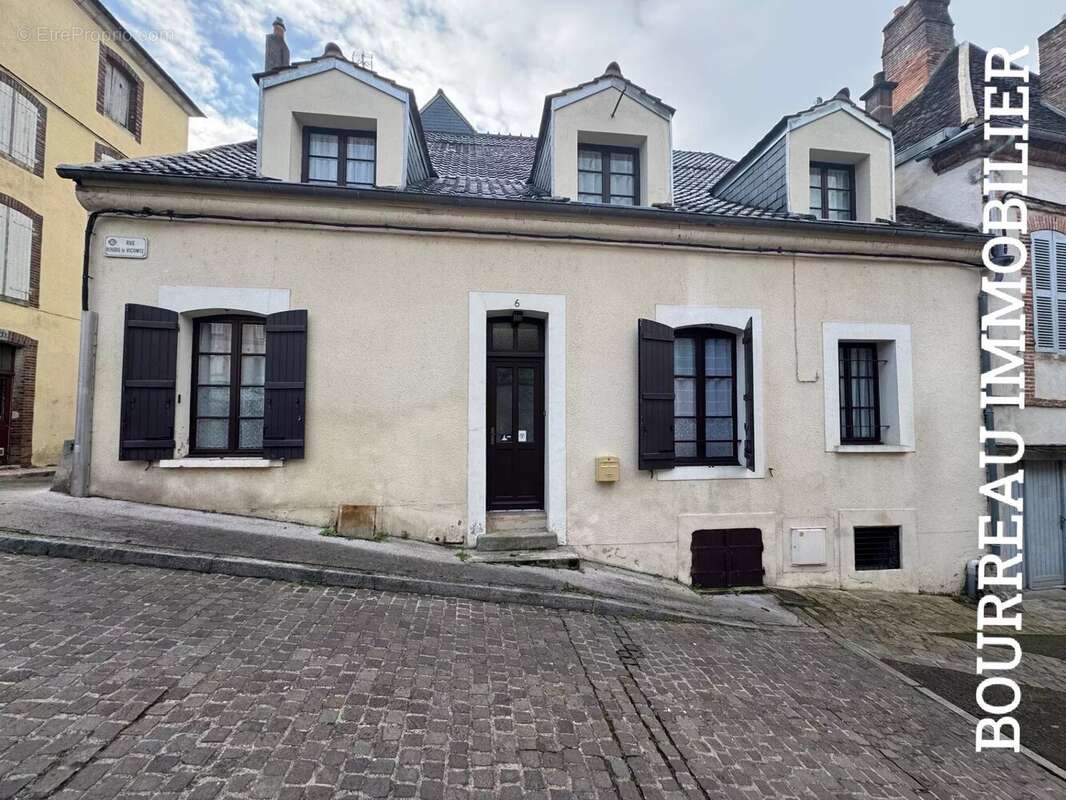 Maison à JOIGNY