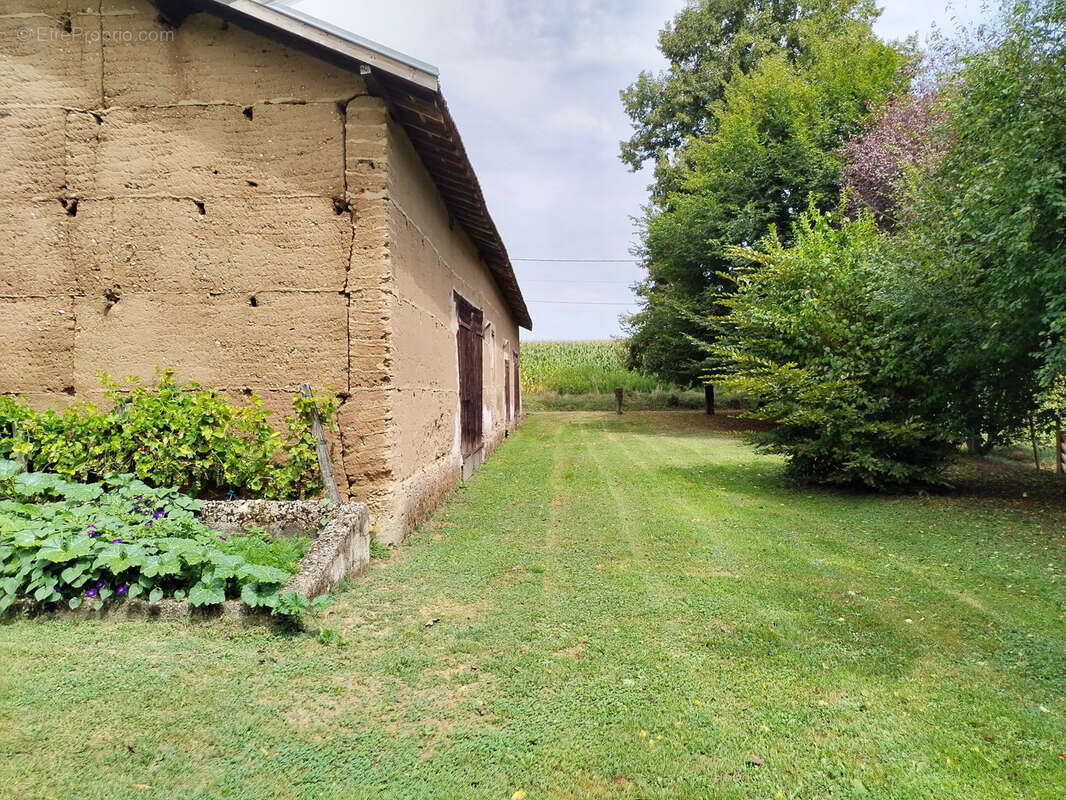 Maison à LA BATIE-DIVISIN