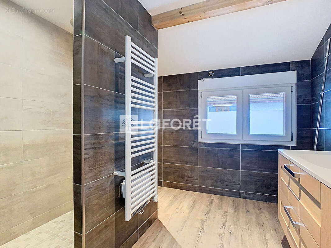 Maison à LE CHATELIER