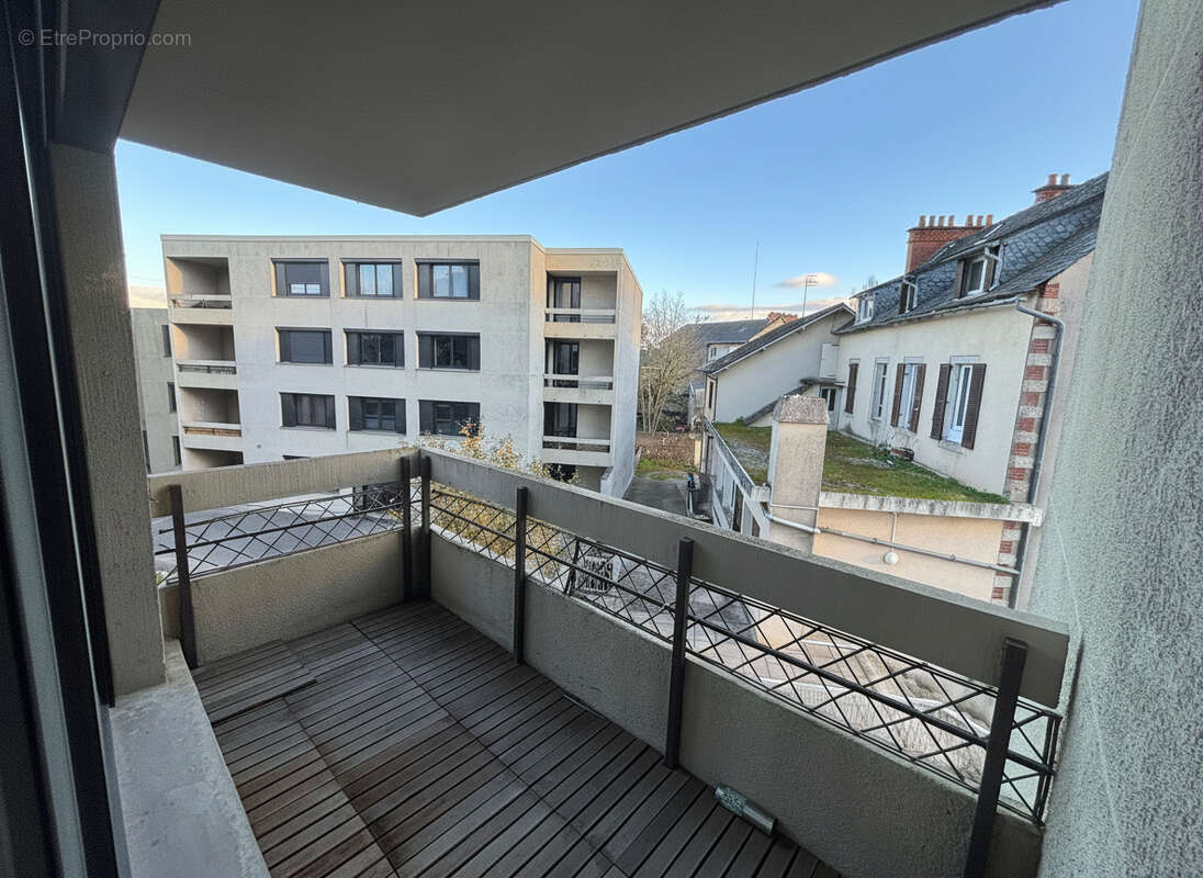 Appartement à ONET-LE-CHATEAU