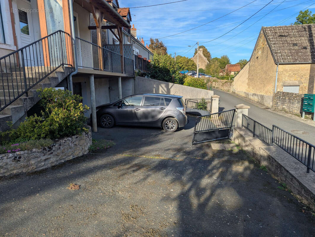 Maison à MONTGIVRAY