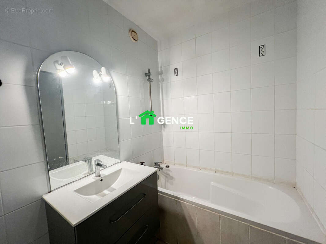 Appartement à PORT-DE-BOUC