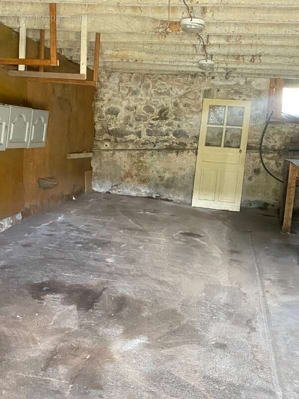 Maison à BUSSIERE-DUNOISE