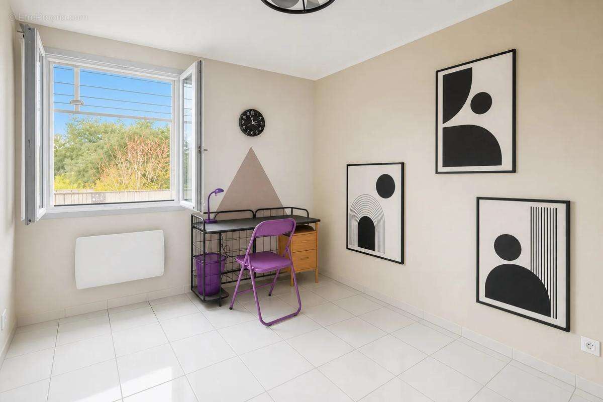 Maison à LA BASTIDE-DES-JOURDANS