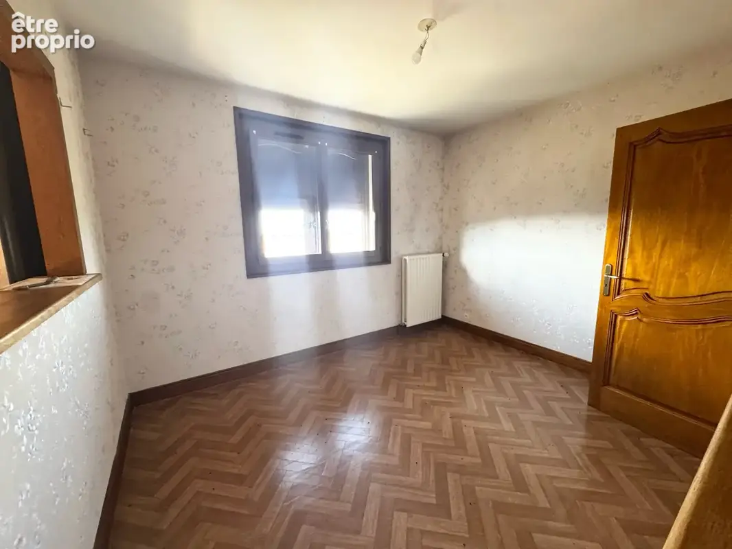 Maison sur sous sol avec garage double et terrain - photo 10